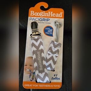 NWT BooginHead Gray Chevron Pattern Pacifier Holder Pacigrip Binky Holder